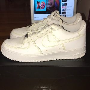 nike air force 1s size 6 youth